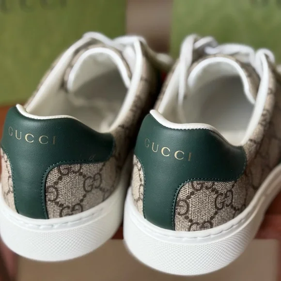 Gucci Men's Beige Sneakers with Green and Red Stripes - Picture 4 of 11